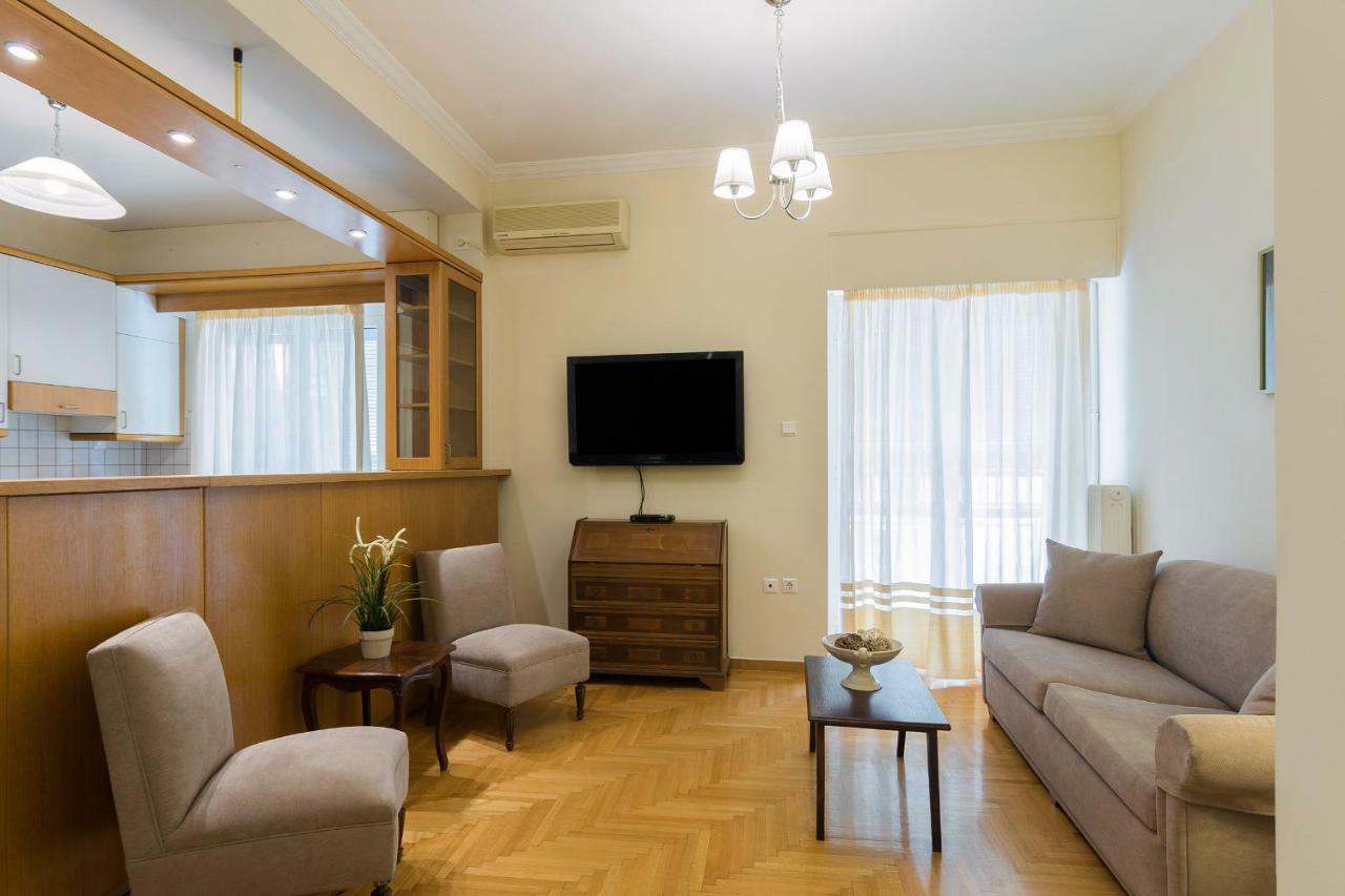 Classy 2 Bedroom Apartment Near Acropolis & Metro アテネ エクステリア 写真