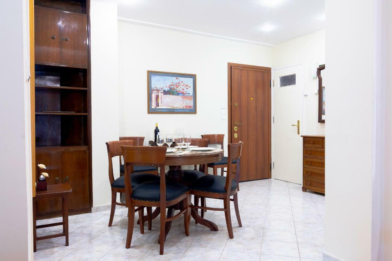 Classy 2 Bedroom Apartment Near Acropolis & Metro アテネ エクステリア 写真