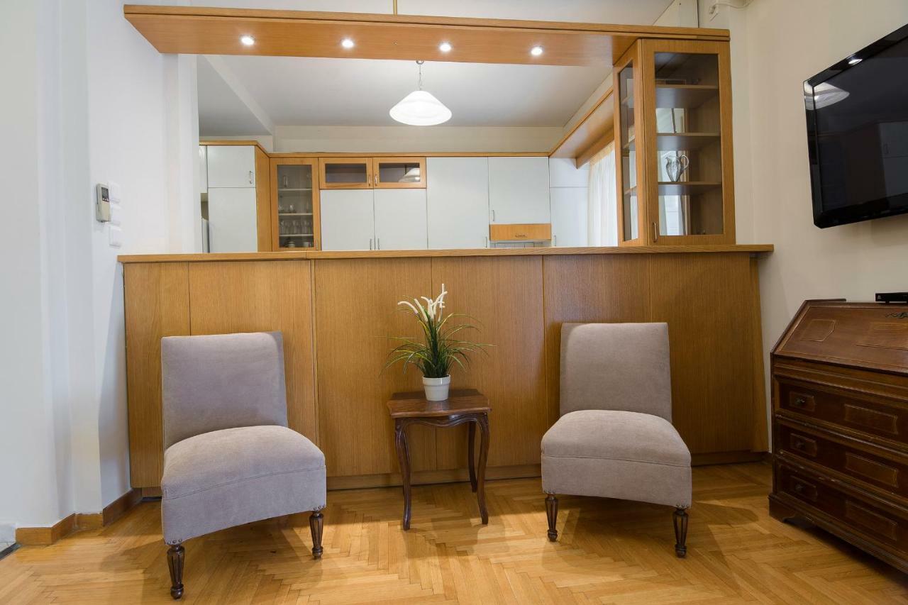 Classy 2 Bedroom Apartment Near Acropolis & Metro アテネ エクステリア 写真