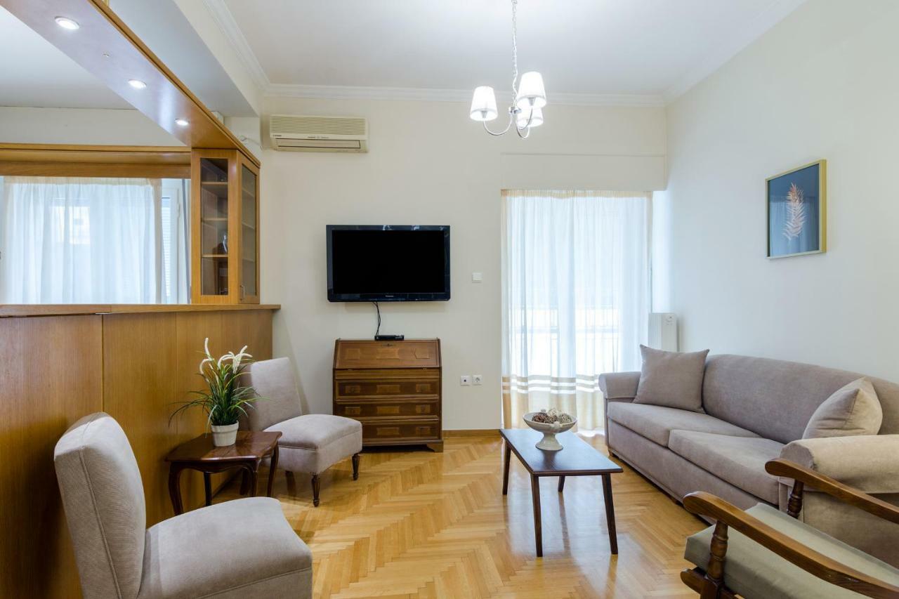 Classy 2 Bedroom Apartment Near Acropolis & Metro アテネ エクステリア 写真