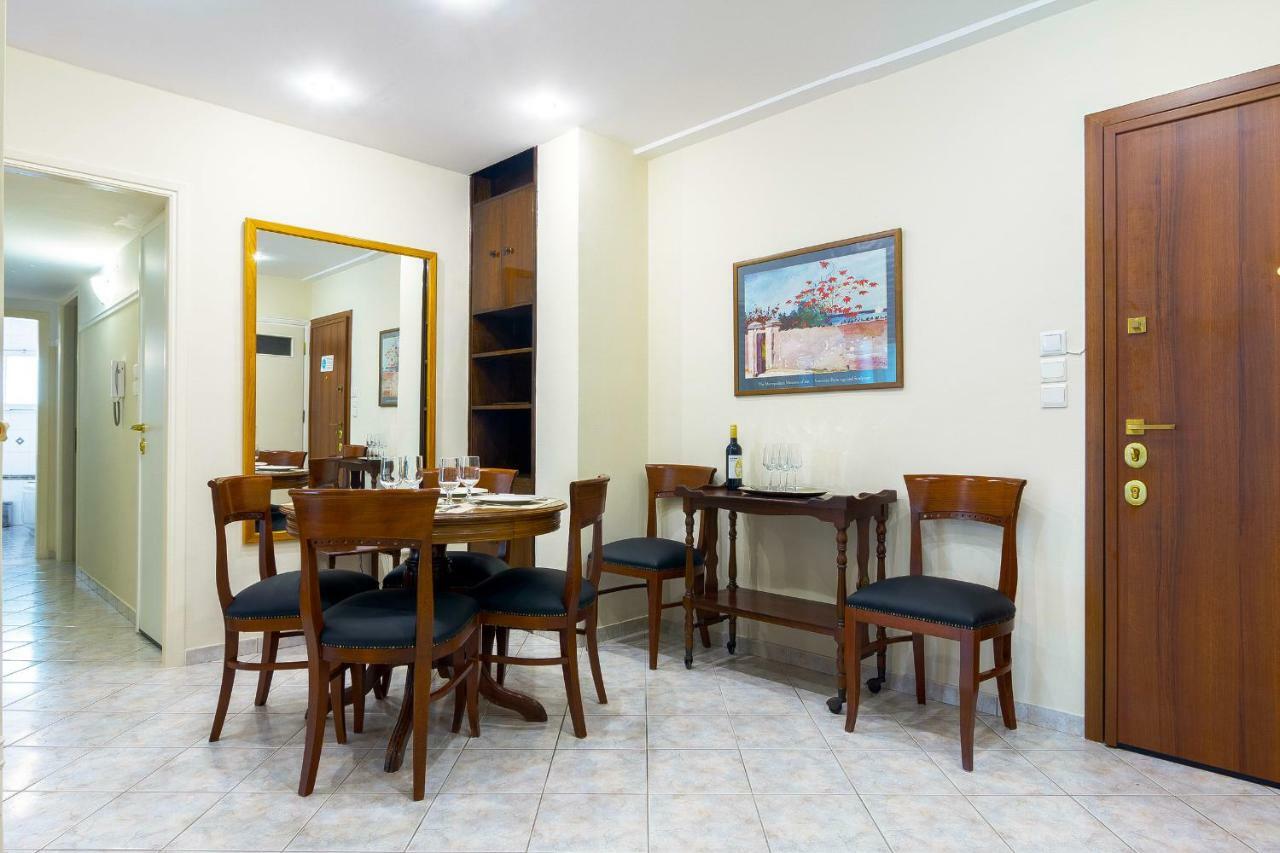 Classy 2 Bedroom Apartment Near Acropolis & Metro アテネ エクステリア 写真