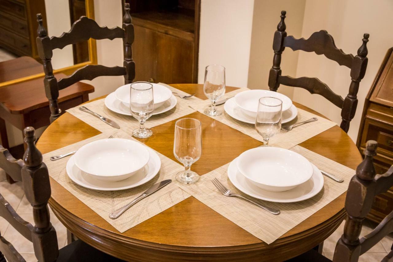 Classy 2 Bedroom Apartment Near Acropolis & Metro アテネ エクステリア 写真