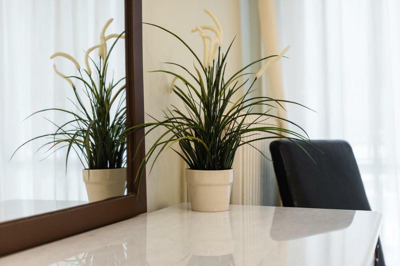 Classy 2 Bedroom Apartment Near Acropolis & Metro アテネ エクステリア 写真